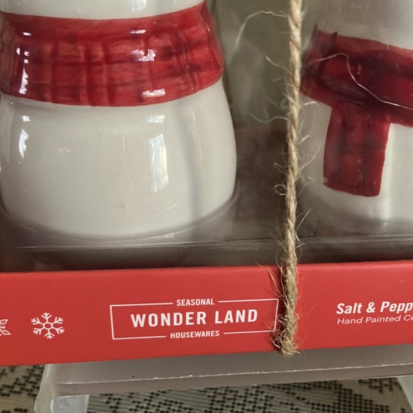 NIB WONDERLAND Retro Snowman Salt & Pepper - ADORABLE! - Picture 8 of 8